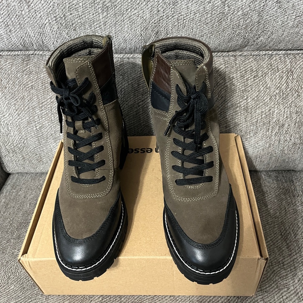 Franco Sarto Women's Tangier Ankle Boot Platform Chunky Heel Leather 9.5